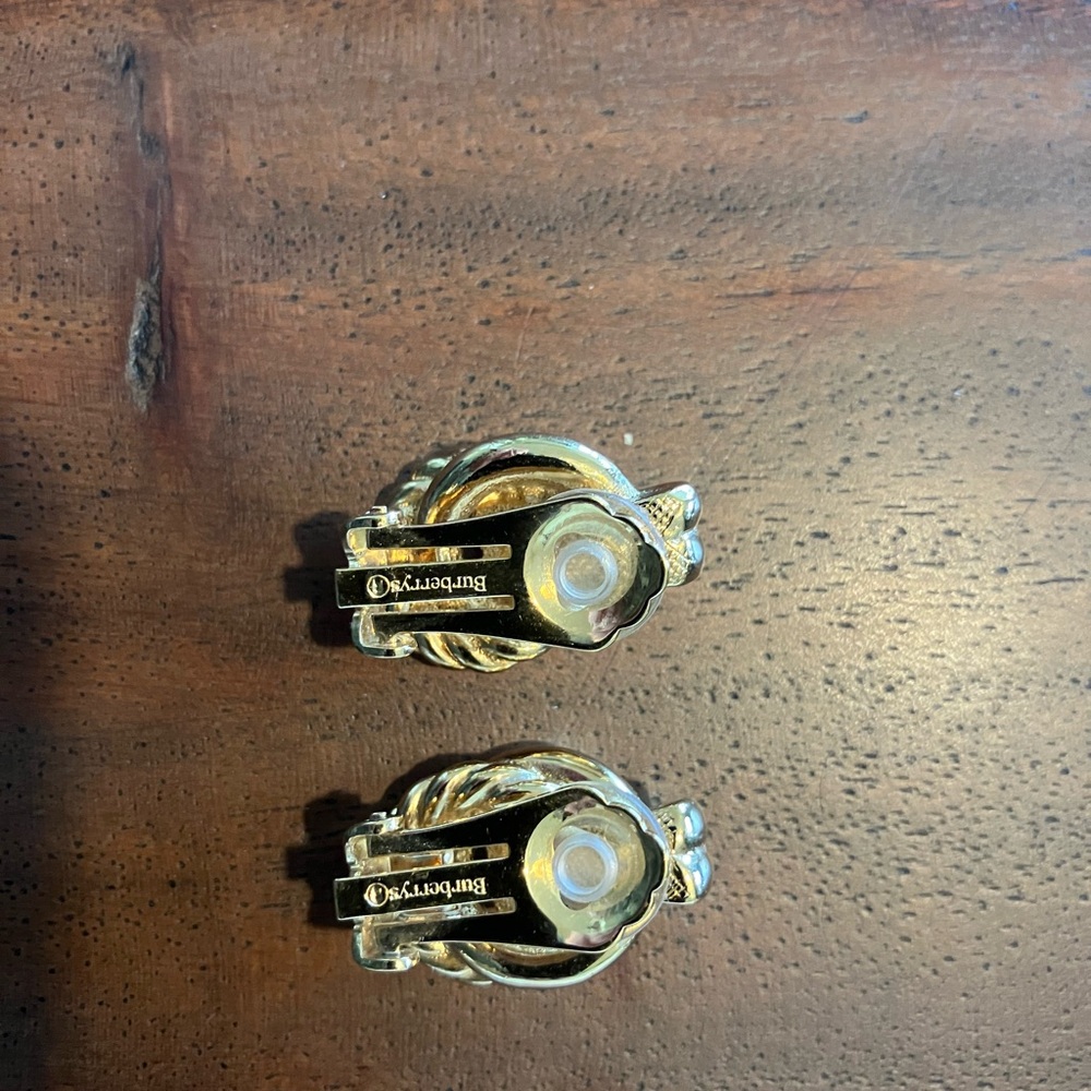 BURBERRYS CLIP ON EARRINGS AUTHENTIC! - Picture 5 of 11
